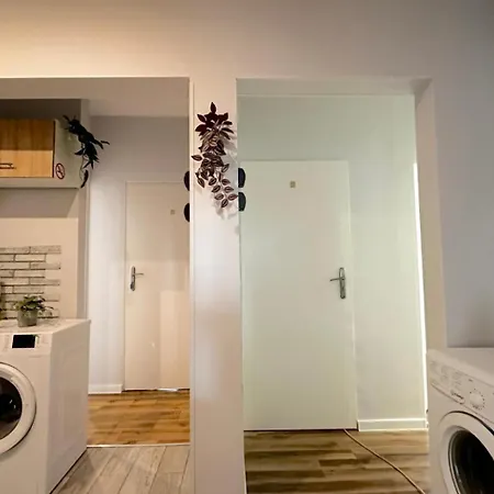 Morska Aqua Massage 1 住宿加早餐酒店 格丁尼亚